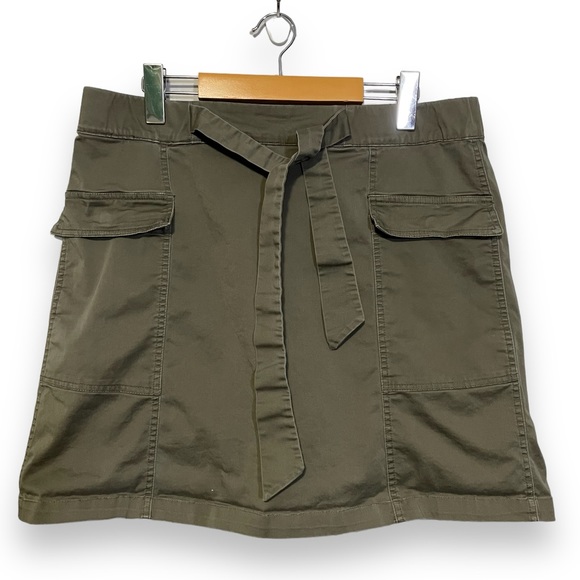 Westport Skort - Cargo Style Green Medium‎ - Picture 1 of 5